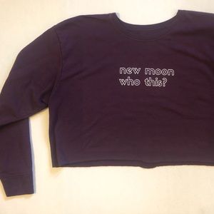 new moon who this cropped vtg sweatshirt